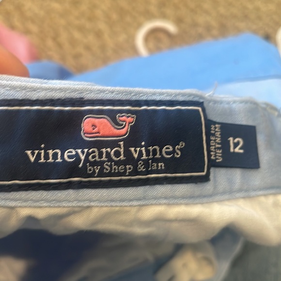 Vineyard Vines shorts - Picture 3 of 4